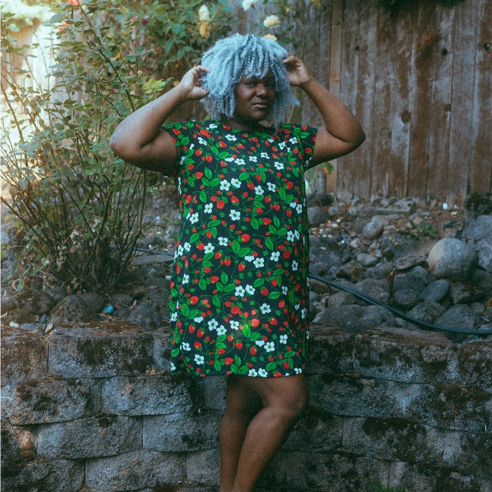 Copper Union strawberry print shirt dress. Size 3.